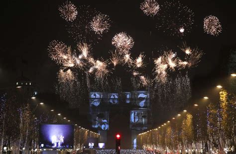 Zum letzten mal findet sie in der nacht von mittwoch auf donnerstag anwendung. Ausgangssperre in Frankreich: Franzosen müssen Silvester ...