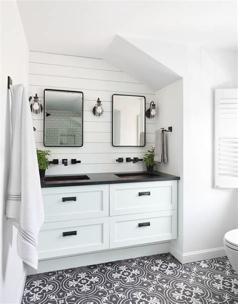 See more ideas about vanity countertop, bathroom makeover, bathrooms remodel. Snug the Vanity Inside a Nook - Beach Bathroom Ideas ...