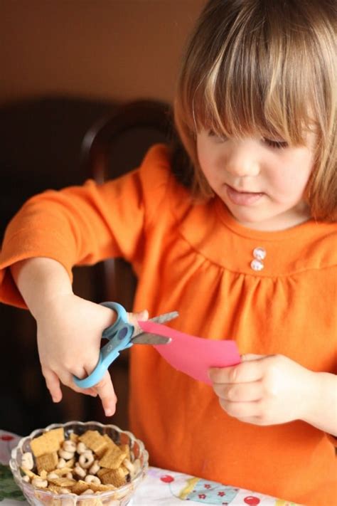 Making Paper Flowers for Homemade Greeting Cards