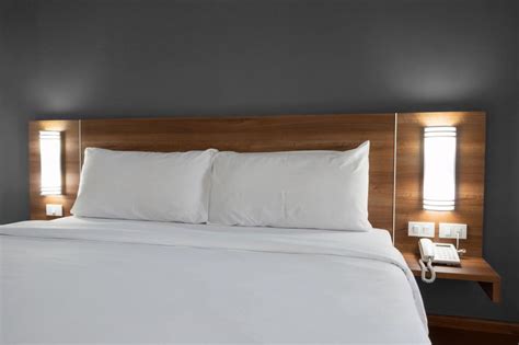 Double bed made of veneered bent. Testiera letto fai da te: ecco alcune idee per realizzarla ...