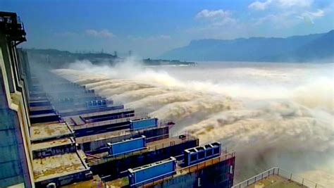 Presa De Las Tres Gargantas O Yangtze En China — Astronoo