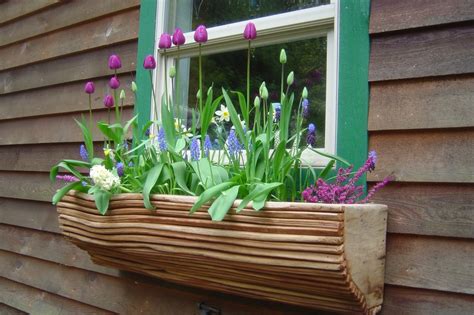 How To Make A Split Cedar Planter Box Shoe String Life Style