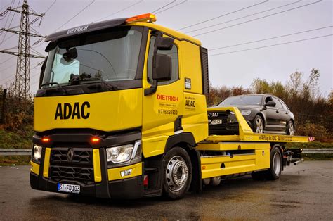 Dann geben wir die fahrzeugdaten auf der internetseite von. Renault Trucks und der ADAC e.V. starten ...
