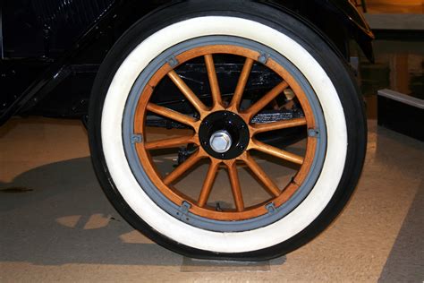 How To Change Tire On Wooden Wheel Antique Car Antique Cars Blog
