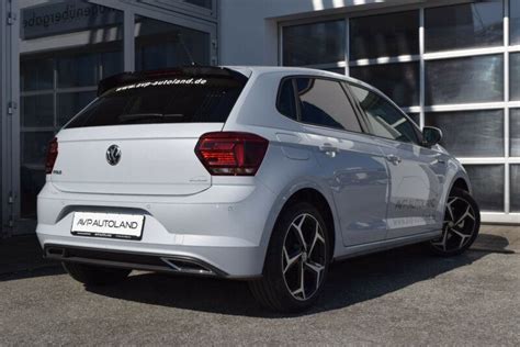 Hello and welcome to lans!in today's video, we'll take an up close and in depth look at the 2019 volkswagen polo r line this one has the colour pure white. VW Polo 1,6 TDI DSG Highline R-Line Sportpaket, 2019 god.