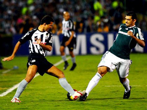 O palmeiras, de luiz adriano, venceu o santos no clássico no primeiro turno do brasileirão imagem: Jogos do Brasileirão: Palmeiras x Santos - História e ...