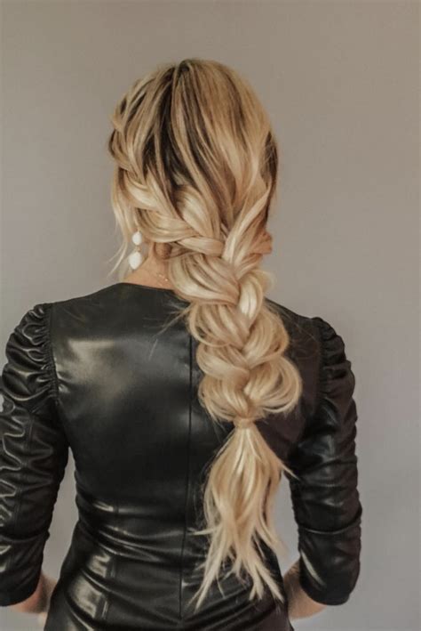 Barefoot Blonde Hair Braid Tutorial For The French Kiss Braid Amber Fillerup Barefoot Blonde