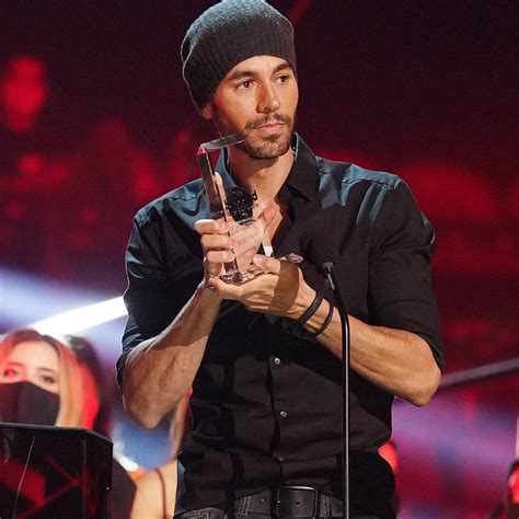Enrique Iglesias Accepts Top Latin Artist Of All Time At The 2020