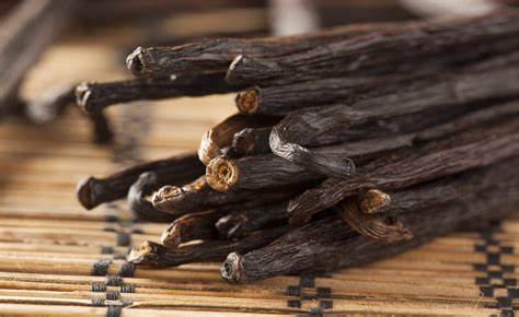 Tahitian Vanilla Beans Whole Grade B Pods For Extract Making
