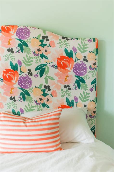 20 Timeless And Chic Floral Print Upholstery Ideas
