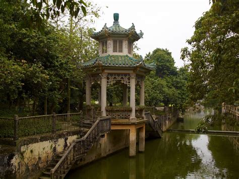 Li Garden In China “a Pavilion Inside Li Garden Based O­n The Grand