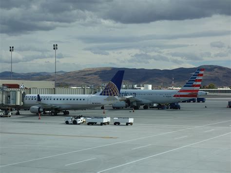 201610499 Reno Airport With American Airlines And United Airlines
