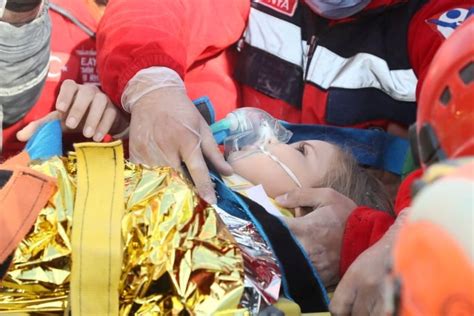 turkish rescuers pull girl from rubble 4 days after quake ena news