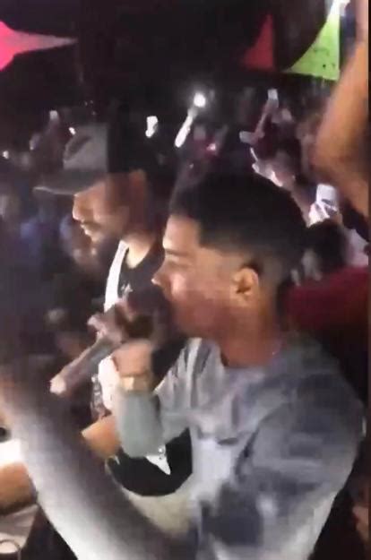 Não precisa mais se perguntas: MC Poze do Rodo aglomera em show de baile funk na Vila do ...