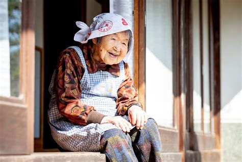 『102歳 一人暮らし。』哲代おばあちゃんが語る「うまいこと老いる」極意 ～哲代おばあちゃんによるリモートトーク＆直筆サイン入りメッセージ