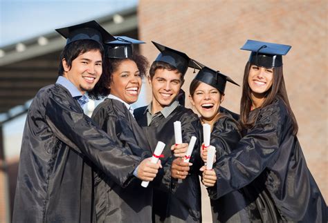 Best Scholarships For Adults Over 25