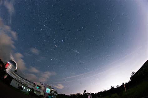 Aug 06, 2021 · if it's time for a meteor shower, you won't need a telescope, binoculars, or a high mountain to have a star gazing party. 페르세우스 유성우 | Fomalhaut's Diary