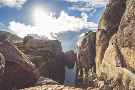 Rock Stuck Between Two Mountains — Stock Photo © Fulltimegypsy 93255458