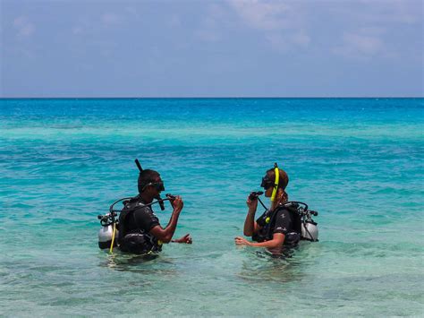Padi Discover Scuba Diving Fulidhoo Dive Maldives Take A Breath