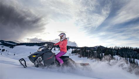 Snowmobiling 101 For Beginners