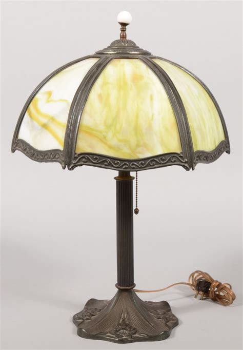 622 Tiffany Style Slag Glass Shade Table Lamp Brass P Lot 622