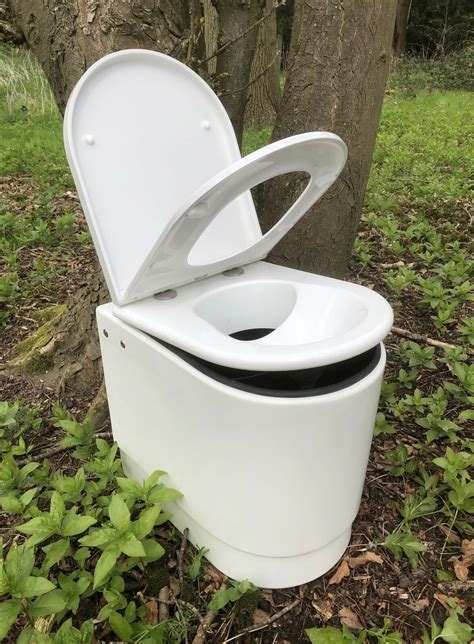 Deluxe Compost Toilet 12v Self Stirring With Bottle Compoost Toilets Ltd