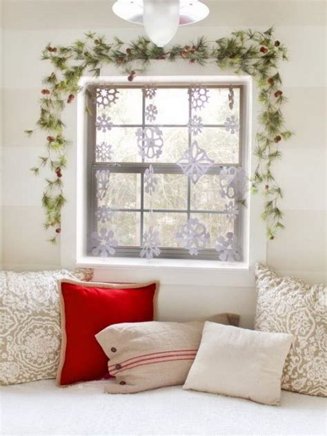 70 Awesome Christmas Window Décor Ideas Digsdigs