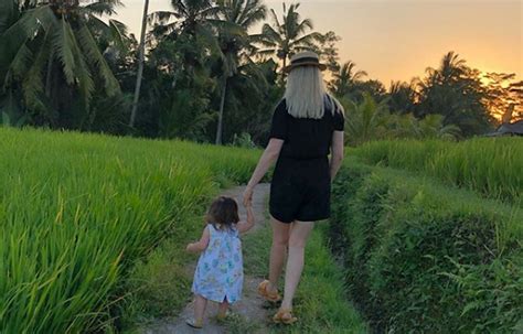 Laura Cosoi Ipostază Emoționantă Alături De Fiica Ei Cum Au Fost