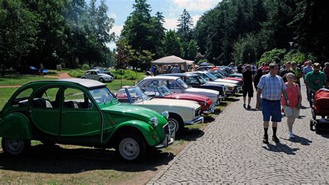 Fotos: Oldtimertreffen im Deutsch-Französischen-Garten in Saarbrücken