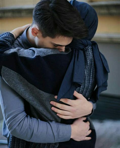 13 Couple Ulzzang Goals Hug In 2020 Cute Muslim Couples Muslim