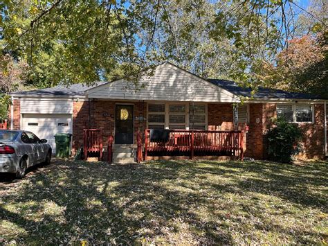 Whitehead Estate: Single Family Home in Huntsville AL