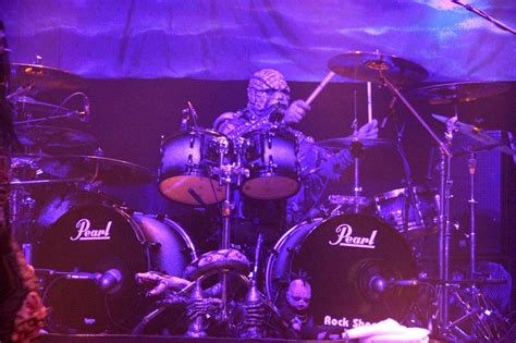 Für jedes album werden die kostüme abgeändert, ebenfalls. Lordi - Otus (21/25) - laut.de - Foto