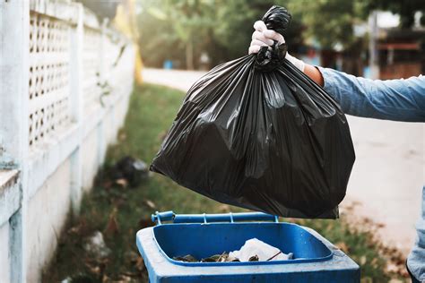 Fairfax Co Announces New Agreement Aimed At Improving Trash Removal