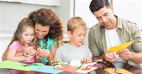 Juego de conocimiento, en círculo, tranquilo ░ individual ░ a partir de 12 años ░ hasta 36 jugadores ░ interior/exterior ░ +45 minutos ░ materiales: Juegos y actividades para niños y adolescentes durante la ...