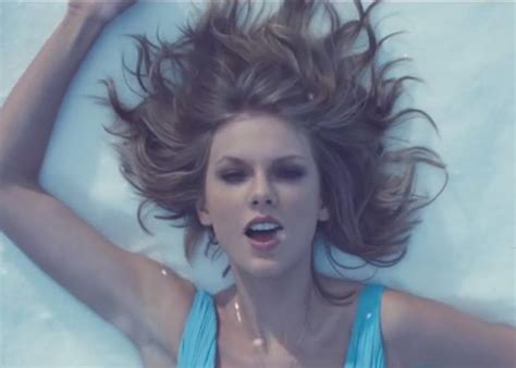 Taylor Swift The Throwback Songs That Made Her Famous Stacker