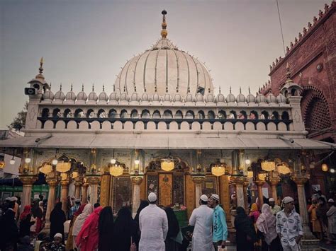 Hazrat Nizamuddin Auliya Dargah New Delhi By Nikhil Jain