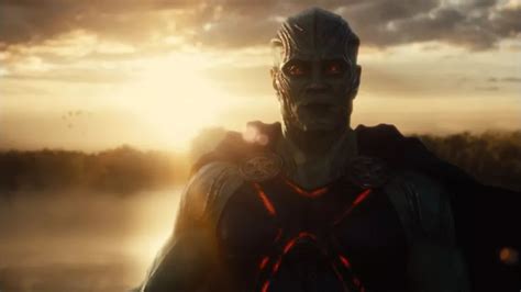 Zack Snyders Justice League Stills Provide First Official Look At Martian Manhunter Martian