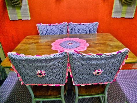 Kami menyediakan perkhidmatan sewa alas meja dan sarung kerusi untuk pelbagai majlis keramaian. Geeina Crochet: Sarung Kerusi Meja Makan