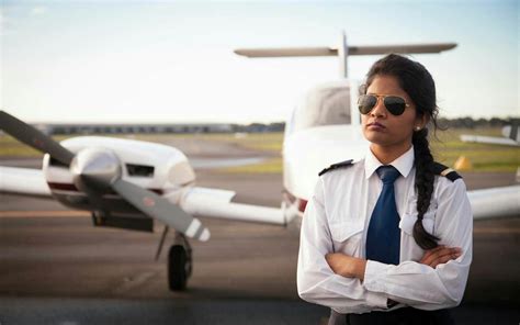 Pin By Angel Estrada On Crew Female Pilots Women Pilots Pilot Woman