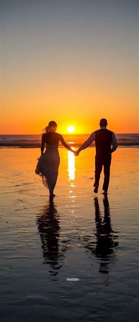 Pin By Hettiën On Sunset And Moonlight Romantic Sunset Beach Sunset Wedding Photos Romantic