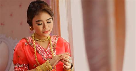Berikut contoh falsafah yang kerap digunakan di kalangan orang bugis Kumpulan Falsafah Bugis / Kumpulan Falsafah Bugis - *bugis ...