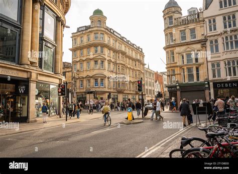 London, England: Streets of the city of Oxford , home of the oldest