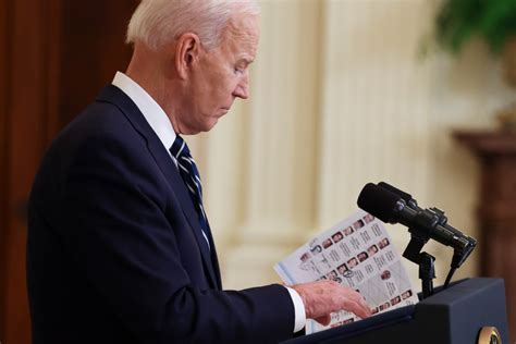biden cheat sheets exposed in new pics showing huge fonts and journalists he planned to call on