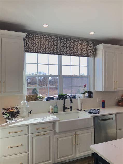 Kitchen sink cornice in Kildeer, IL. | Window treatments kitchen sink