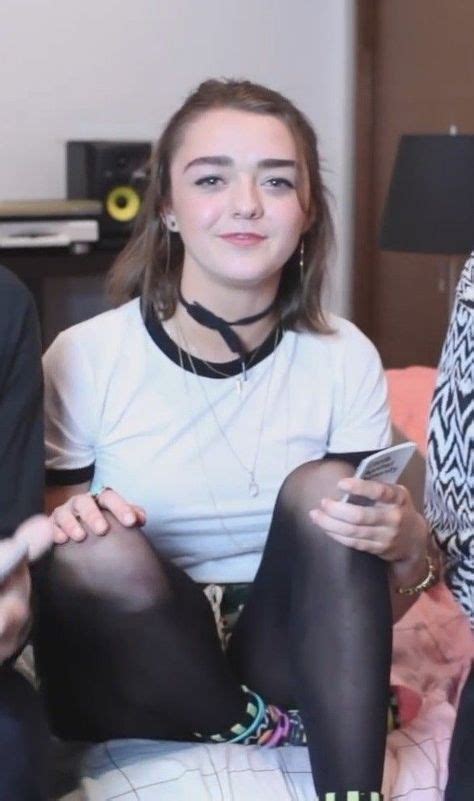 Best 11 Why Is She Perfection I Want To Cry Maisie Williams School