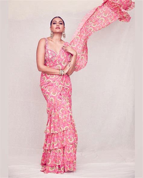 Like It 👍 Or Love It 😘 Sonakshi Sinha Looks Super Gorgeous Diwali Outfits Fashion Diwali Fashion