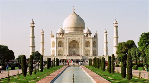 The Official New 7 Wonders Of The World The Taj Mahal Rayburn Tours