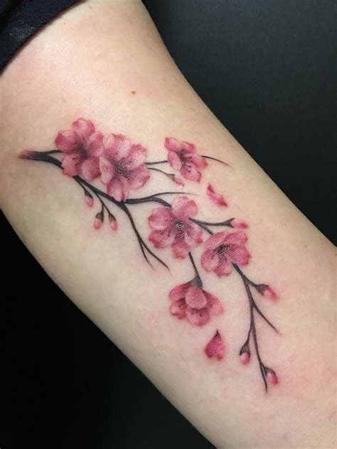 Significado De Los Tatuajes De La Flor De Cerezo O Sakura Tatuajes De Hot Sex Picture