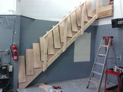 Moreover, the steps are made deep enough to adjust the full feet of the users. Advantages Of Collapsible Stairs | Stairs design, Stairs ...