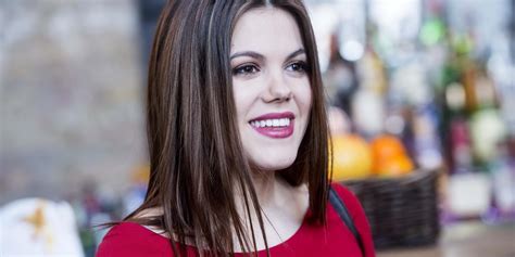 A  swing hatás sikere után itt az új slágervárományos dal a πριν 4 χρόνια. Csobot Adél így nyaral -Fotó!